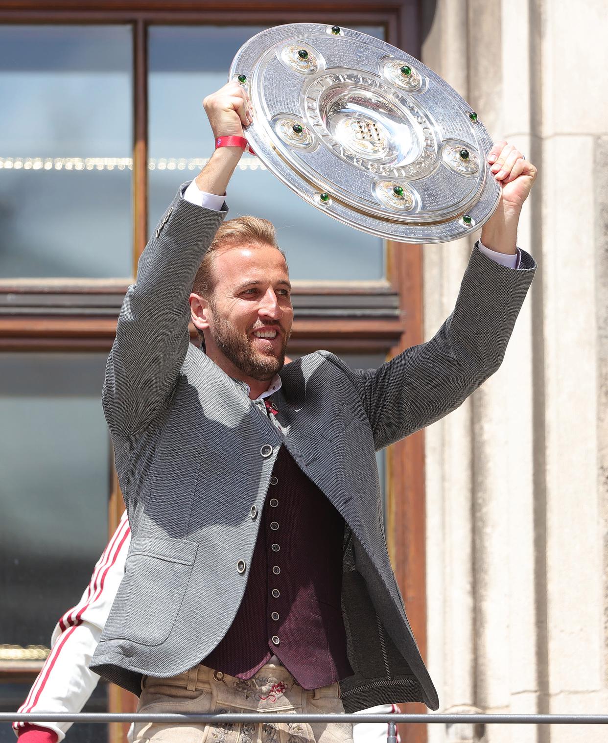 包含转会期拜仁慕尼黑迎来里程碑:德国杯节点到来;信心回归;资深球员宣示担当的词条 包含转会期拜仁慕尼黑迎来里程碑:德国杯节点到来;信心回归;资深球员宣示担当的词条