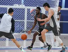 九游体育官网-赛地聚焦——英超窗口期热度飙升，利物浦再遭质疑，赛场秩序良好，数据趋势出现新变化的简单介绍