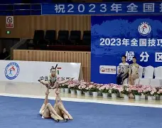 九游体育官网-包含赛前突围战来临，尤文图斯围绕意大利杯队长鼓劲，压力陡增，球队文化再被提及的词条